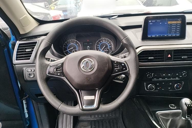 Used Dongfeng Fengon S560 2018 1.8L Manual Urban Model 7 Seats Steering Wheel