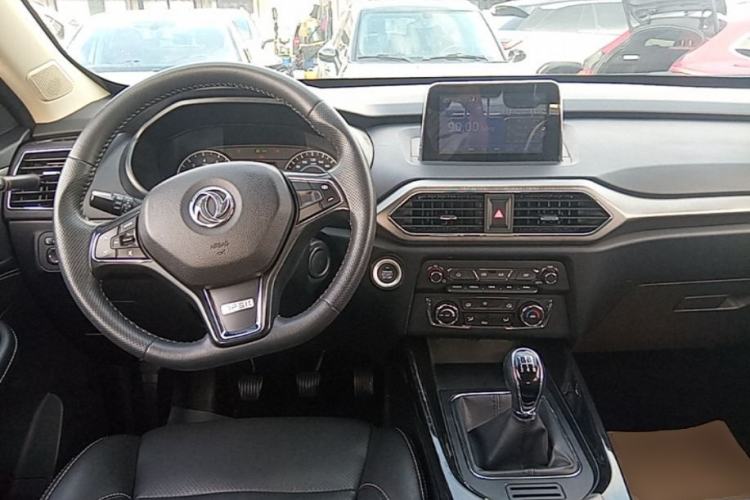 Used Dongfeng Fengon S560 2018 1.8L Manual Luxury 7-Seater Steering Wheel