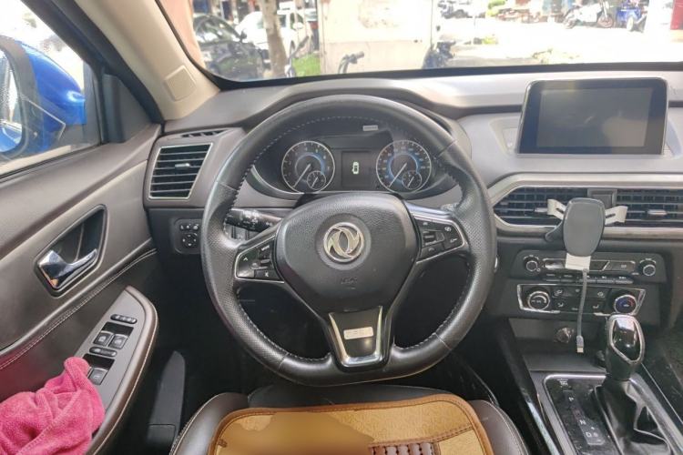 Used Dongfeng Fengon S560 2018 1.8L CVT Smart Connect 7-Seater Steering Wheel