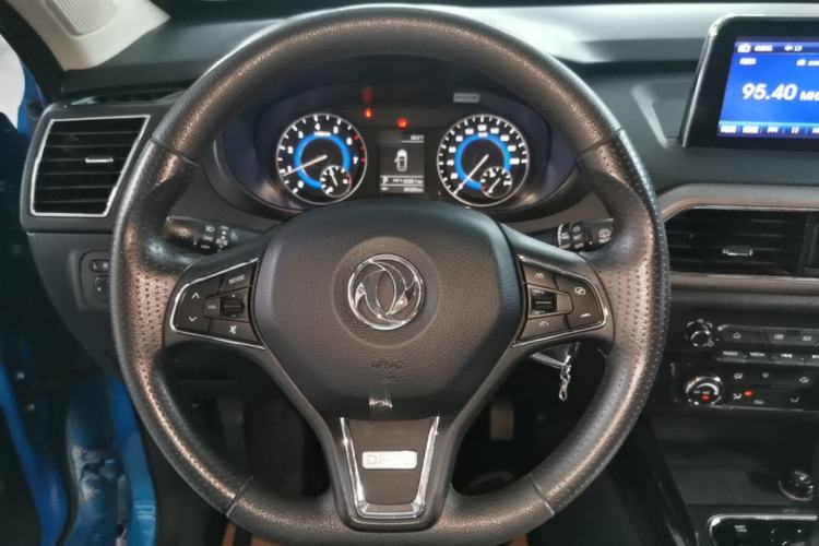 Used Dongfeng Fengon S560 2018 1.8L CVT Elite Model 7 Seats Steering Wheel