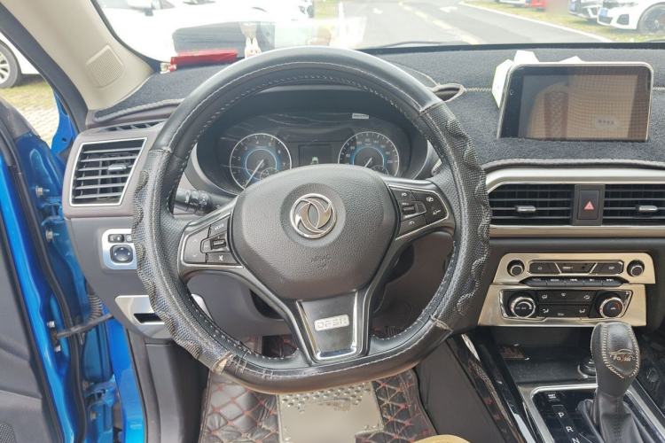 Used Dongfeng Fengon S560 2018 1.8L CVT Smart Connect 7-Seater Steering Wheel