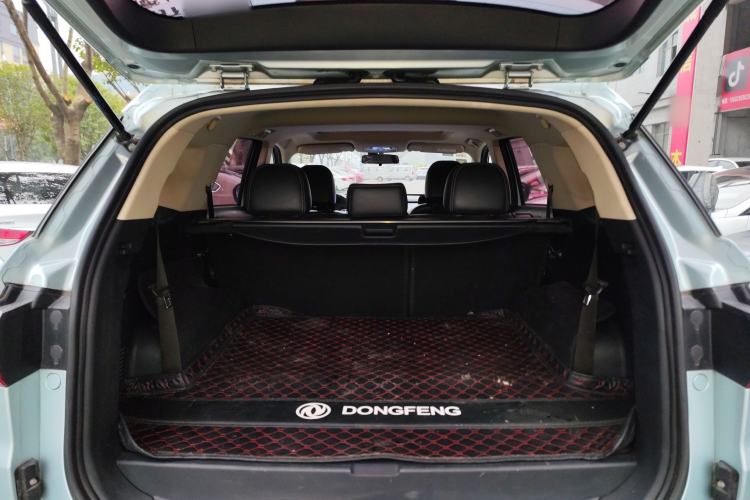 Used Dongfeng Fengon S560 2018 1.8L Manual Luxury 7-Seater Trunk