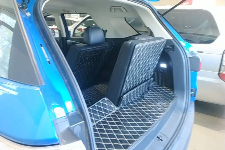 Used Dongfeng Fengon S560 2018 1.8L Manual Comfort 7-Seater Trunk