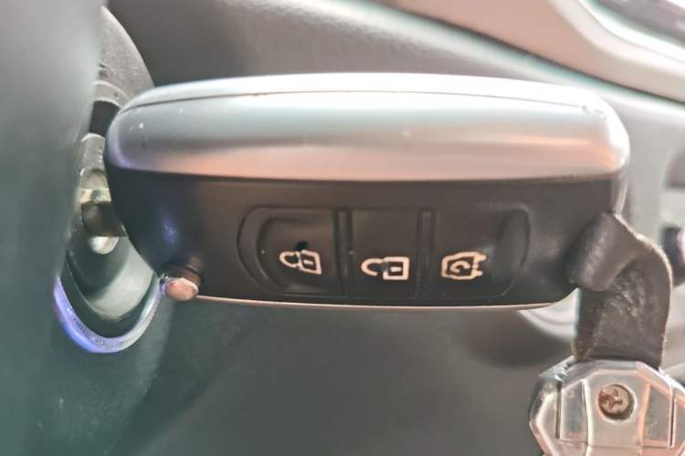 Used Dongfeng Fengon S560 2018 1.8L CVT Elite Model 7 Seats Vehicle Key
