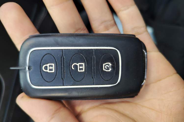 Used Dongfeng Fengon S560 2018 1.8L CVT Urban Model 5 Seats Vehicle Key