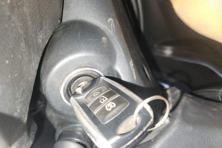 Used Dongfeng Fengon S560 2018 1.8L Manual Comfort 5-Seater China V Standard Vehicle Key