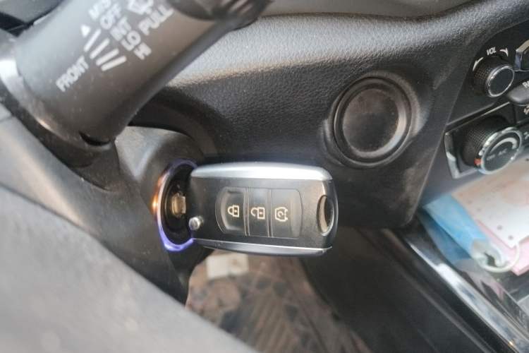 Used Dongfeng Fengon S560 2018 1.8L Manual Urban Model 7 Seats Vehicle Key