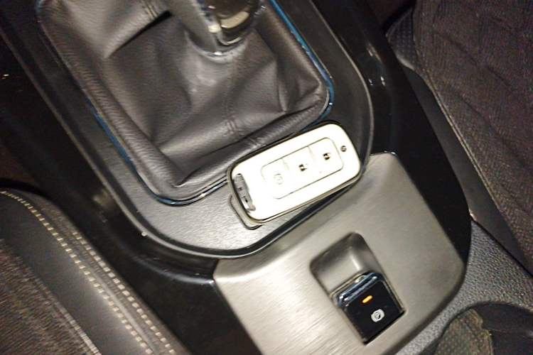 Used Dongfeng Fengon S560 2018 1.8L Manual Luxury 7-Seater Vehicle Key