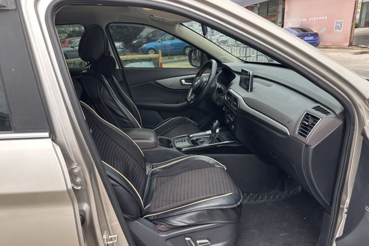 Used Dongfeng Fengon S560 2018 1.8L CVT Smart Connect 7-Seater Interior 7