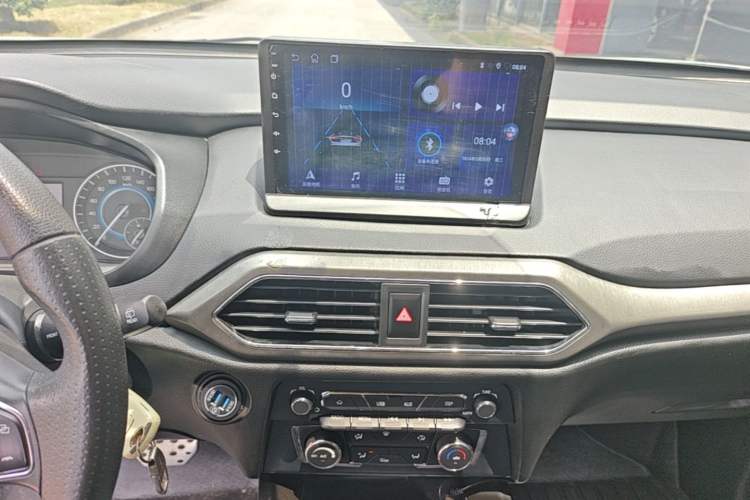 Used Dongfeng Fengon S560 2018 1.8L CVT Elite Model 5 Seats Audio And AC Panel
