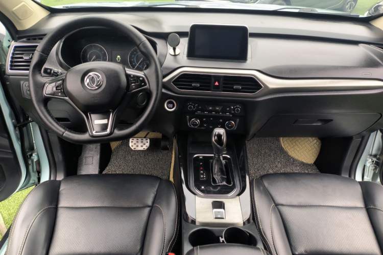 Used Dongfeng Fengon S560 2018 1.8L CVT Prestige Model Center Console