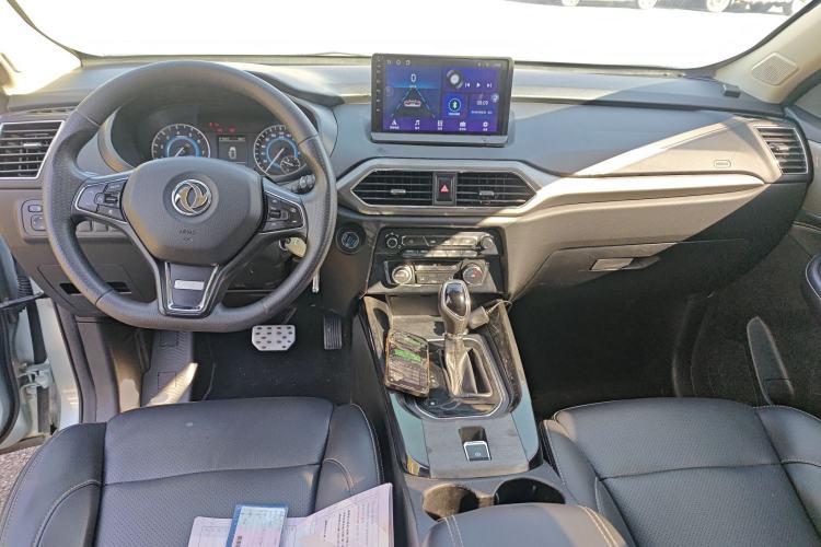 Used Dongfeng Fengon S560 2018 1.8L CVT Elite Model 5 Seats Center Console