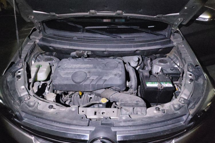 Used Dongfeng Fengon S560 2018 1.8L CVT Elite Model 7 Seats Engine Bay