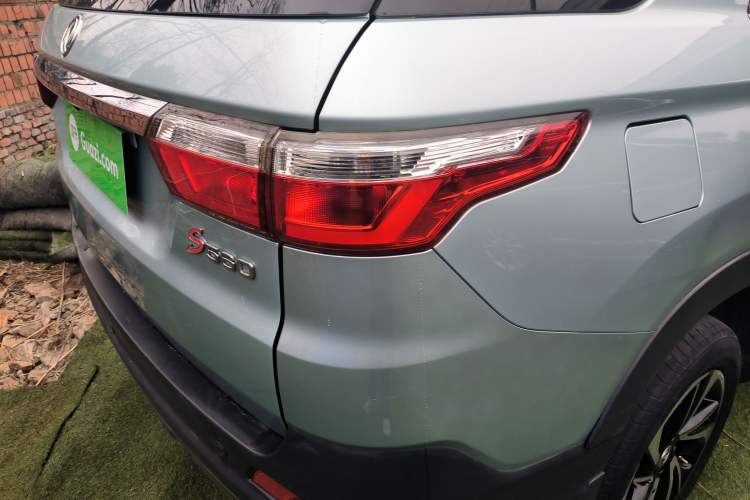 Used Dongfeng Fengon S560 2018 1.8L CVT Prestige Model Exterior 3
