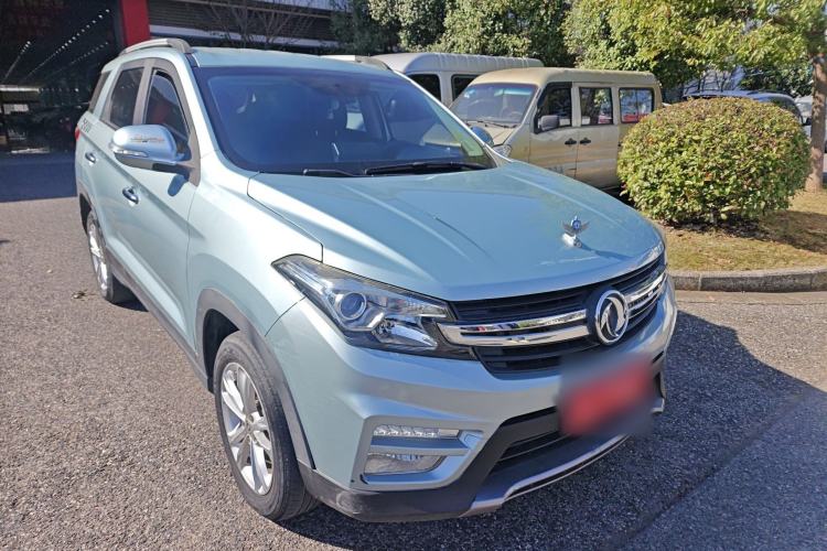 Used Dongfeng Fengon S560 2018 1.8L CVT Elite Model 5 Seats Front Right 45 Deg