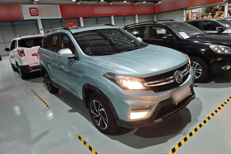Used Dongfeng Fengon S560 2018 1.8L Manual Comfort 5-Seater China V Standard Front Right 45 Deg