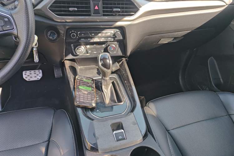 Used Dongfeng Fengon S560 2018 1.8L CVT Elite Model 5 Seats Gear Lever