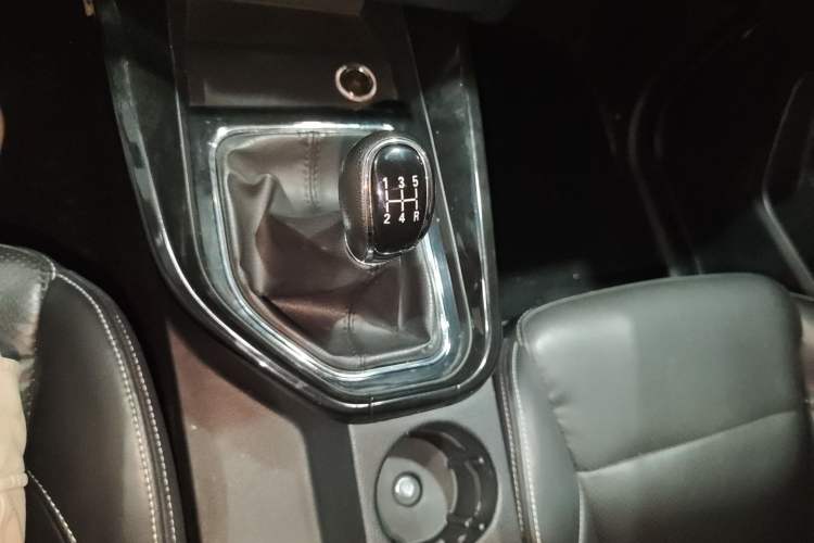Used Dongfeng Fengon S560 2018 1.8L Manual Comfort 5-Seater China V Standard Gear Lever