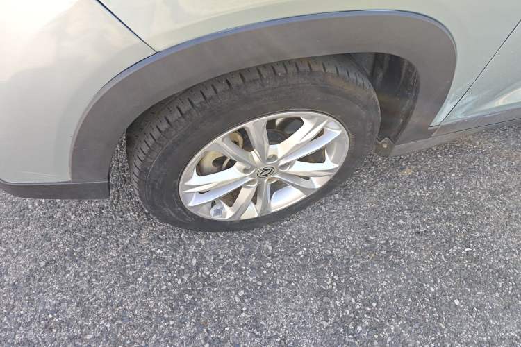 Used Dongfeng Fengon S560 2018 1.8L CVT Elite Model 5 Seats Left Front Wheel Hub