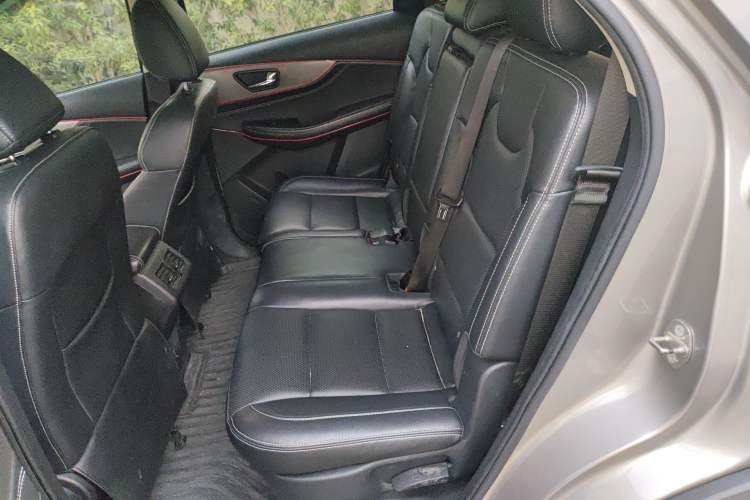 Used Dongfeng Fengon S560 2018 1.8L CVT Elite Model 7 Seats Left Rear Seat