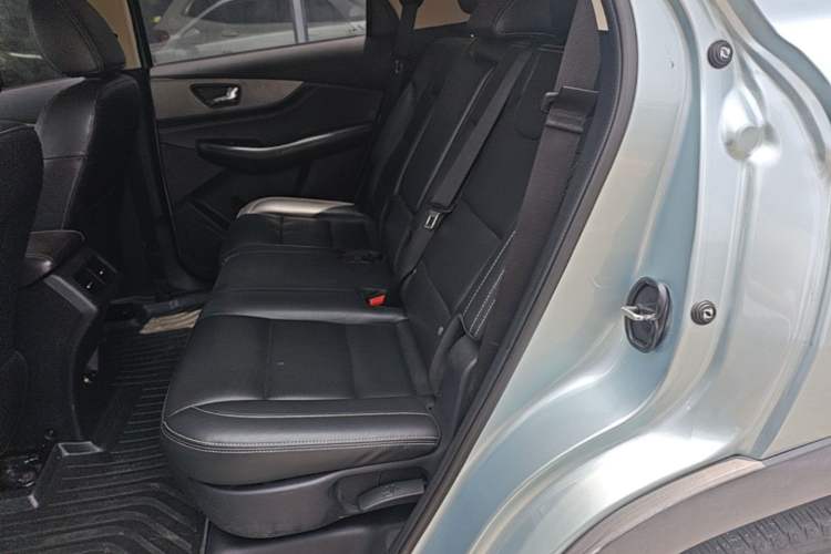 Used Dongfeng Fengon S560 2018 1.8L CVT Elite Model 5 Seats Left Rear Seat