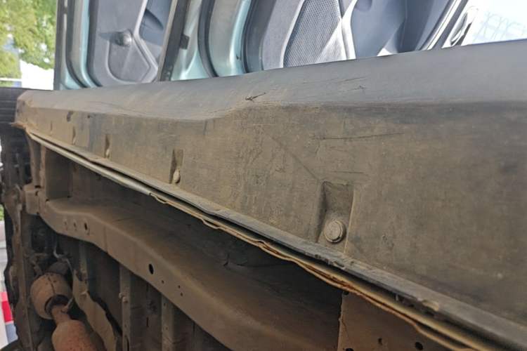 Used Dongfeng Fengon S560 2018 1.8L CVT Elite Model 5 Seats Left Side Sill