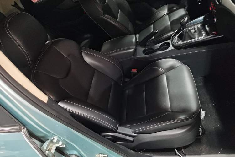 Used Dongfeng Fengon S560 2018 1.8L Manual Comfort 5-Seater China V Standard Right Front Seat