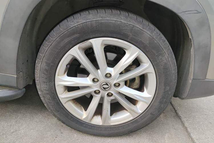 Used Dongfeng Fengon S560 2018 1.8L CVT Elite Model 7 Seats Right Front Wheel Hub
