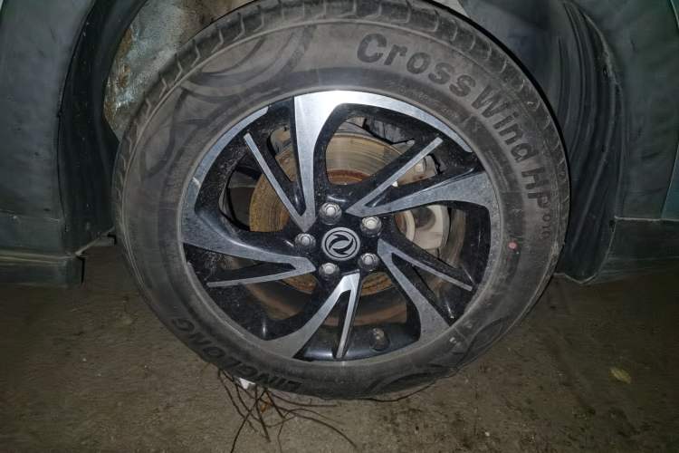 Used Dongfeng Fengon S560 2018 1.8L Manual Comfort 7-Seater Right Front Wheel Hub