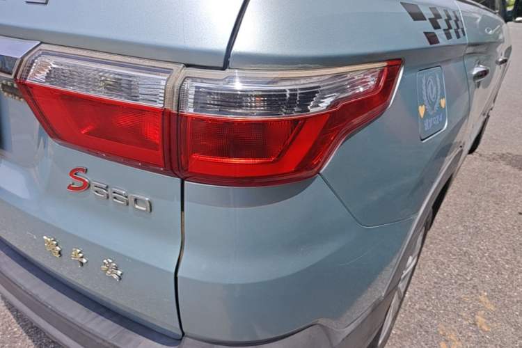 Used Dongfeng Fengon S560 2018 1.8L CVT Elite Model 5 Seats Right Rear Taillight