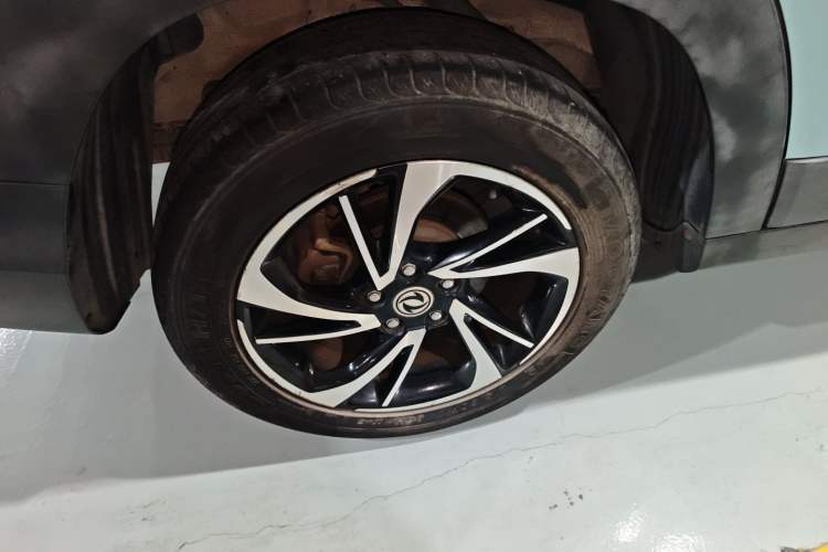 Used Dongfeng Fengon S560 2018 1.8L Manual Comfort 5-Seater China V Standard Right Rear Wheel Hub