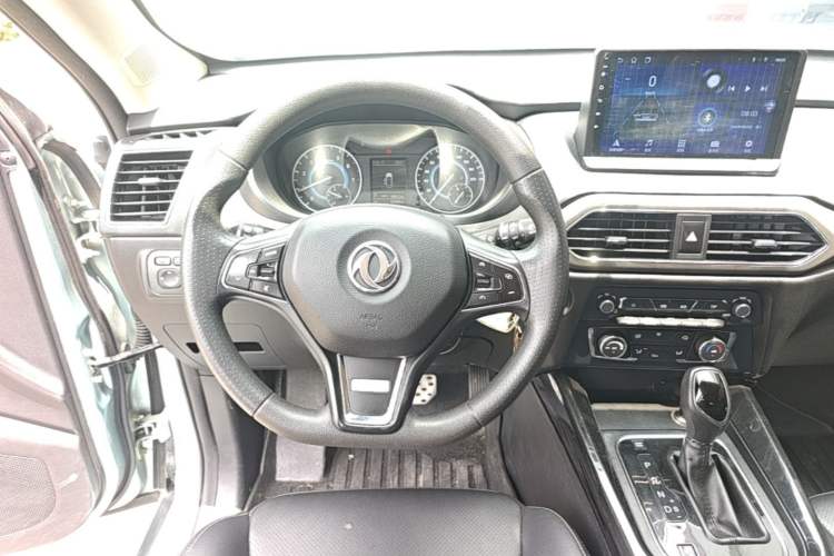 Used Dongfeng Fengon S560 2018 1.8L CVT Elite Model 5 Seats Steering Wheel