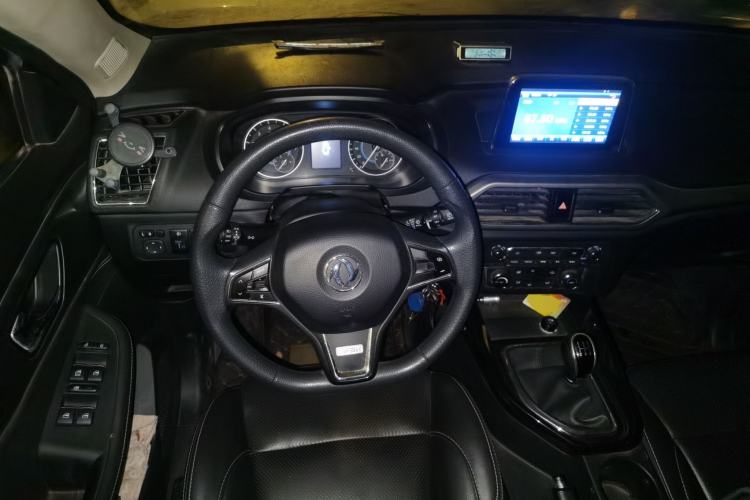 Used Dongfeng Fengon S560 2018 1.8L Manual Comfort 7-Seater Steering Wheel