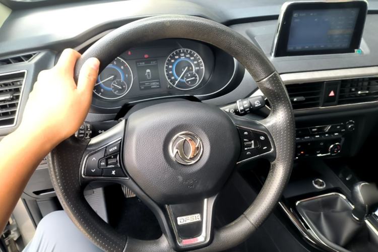 Used Dongfeng Fengon S560 2018 1.8L Manual Urban Model 7 Seats Steering Wheel