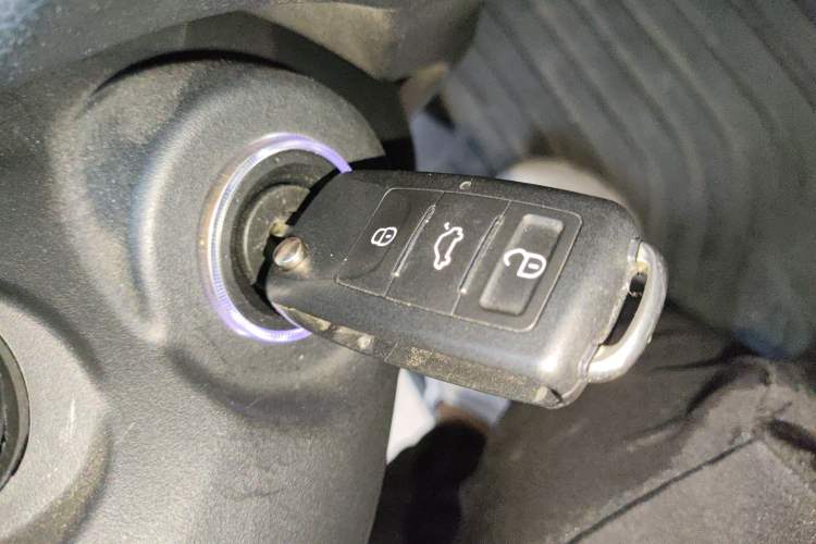 Used Dongfeng Fengon S560 2018 1.8L CVT Elite Model 7 Seats Vehicle Key