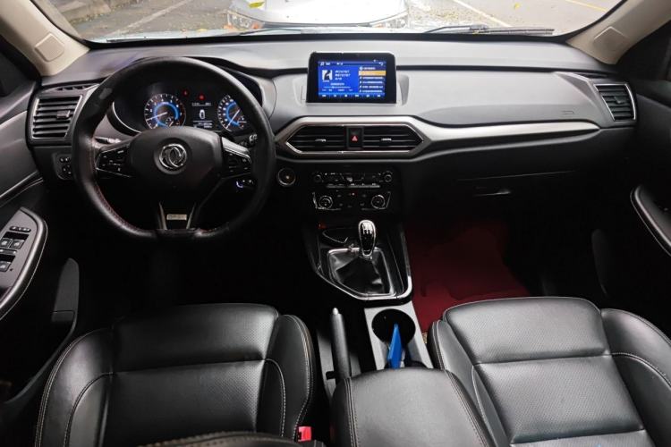 Used Dongfeng Fengon S560 2018 1.8L Manual Urban Model 7 Seats Center Console
