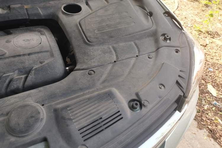 Used Dongfeng Fengon S560 2018 1.8L CVT Urban Model 7 Seats Engine Bay Left