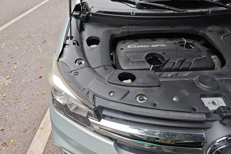 Used Dongfeng Fengon S560 2018 1.8L Manual Urban Model 7 Seats Engine Bay Right