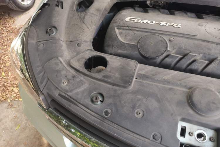 Used Dongfeng Fengon S560 2018 1.8L CVT Urban Model 7 Seats Engine Bay Right
