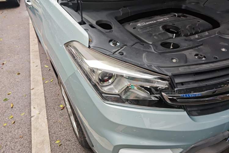 Used Dongfeng Fengon S560 2018 1.8L Manual Urban Model 7 Seats Right Front Headlight