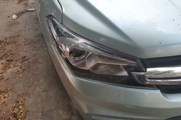 Used Dongfeng Fengon S560 2018 1.8L CVT Urban Model 7 Seats Right Front Headlight