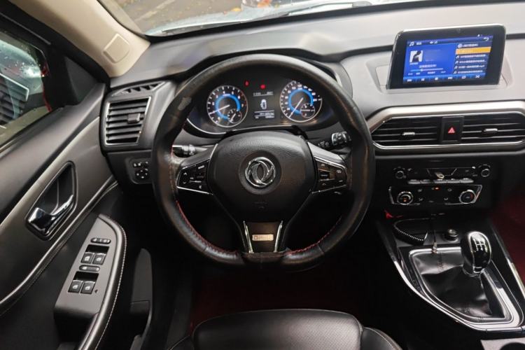 Used Dongfeng Fengon S560 2018 1.8L Manual Urban Model 7 Seats Steering Wheel
