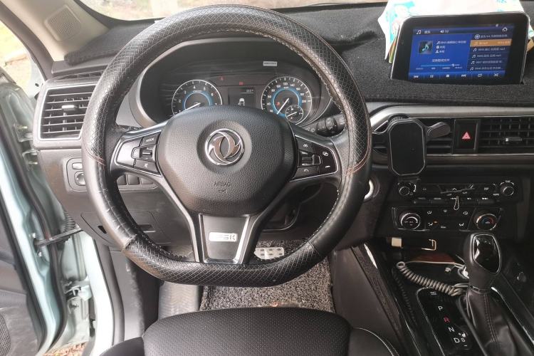 Used Dongfeng Fengon S560 2018 1.8L CVT Urban Model 7 Seats Steering Wheel