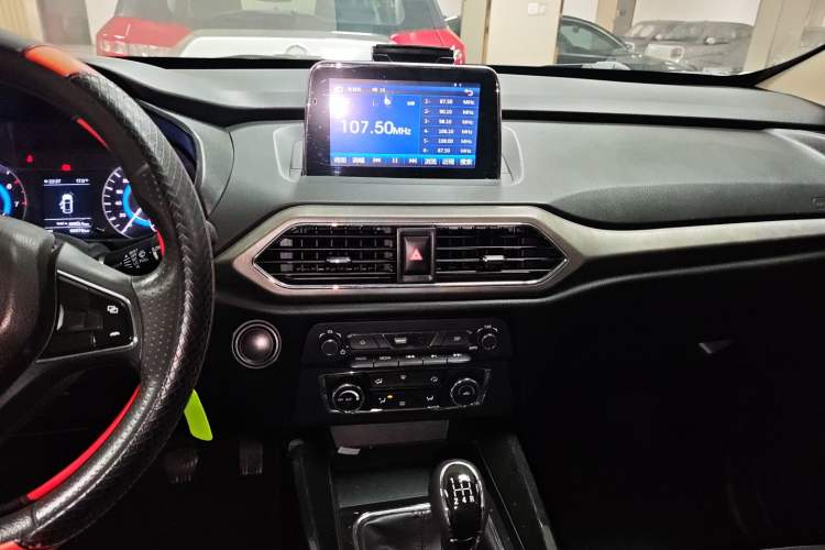 Used Dongfeng Fengon S560 2018 1.8L Manual Comfort 7-Seater Audio And AC Panel