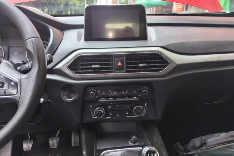 Used Dongfeng Fengon S560 2018 1.8L Manual Urban Model 7 Seats Audio And AC Panel