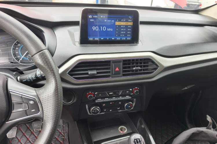 Used Dongfeng Fengon S560 2018 1.8L Manual Comfort 7-Seater Audio And AC Panel