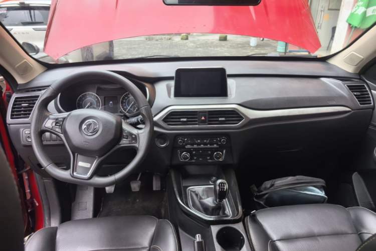 Used Dongfeng Fengon S560 2018 1.8L Manual Urban Model 7 Seats Center Console