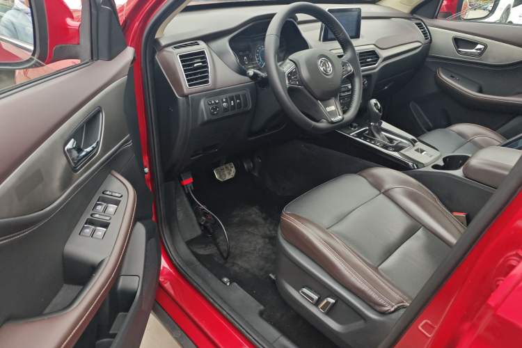 Used Dongfeng Fengon S560 2018 1.8L CVT Smart Connect 7-Seater Driver Seat