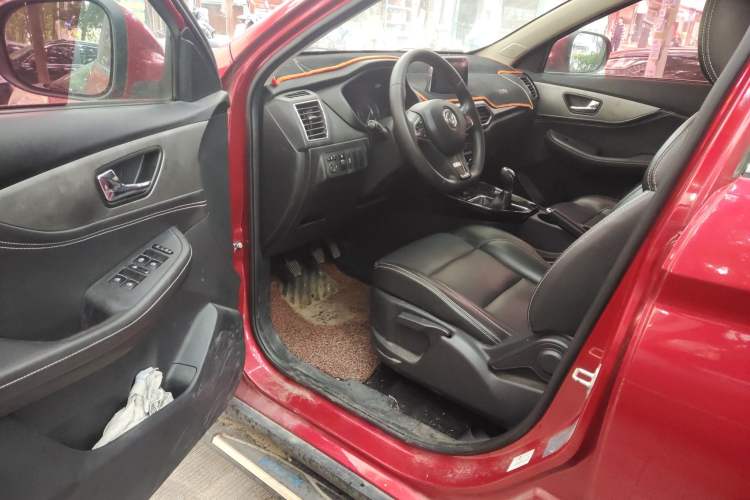 Used Dongfeng Fengon S560 2018 1.8L Manual Comfort 7-Seater Driver Seat