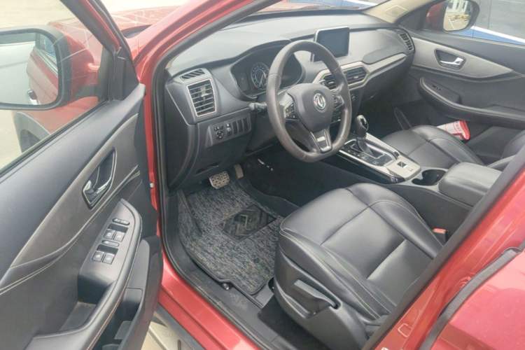 Used Dongfeng Fengon S560 2018 1.8L CVT Elite Model 7 Seats Driver Seat